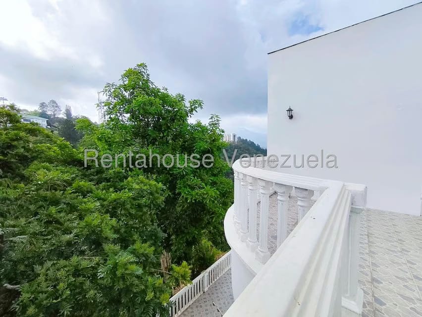 Casa (Multipes Niveles) en Venta en Lomas de La Lagunita, Distrito Metropolitano - 45