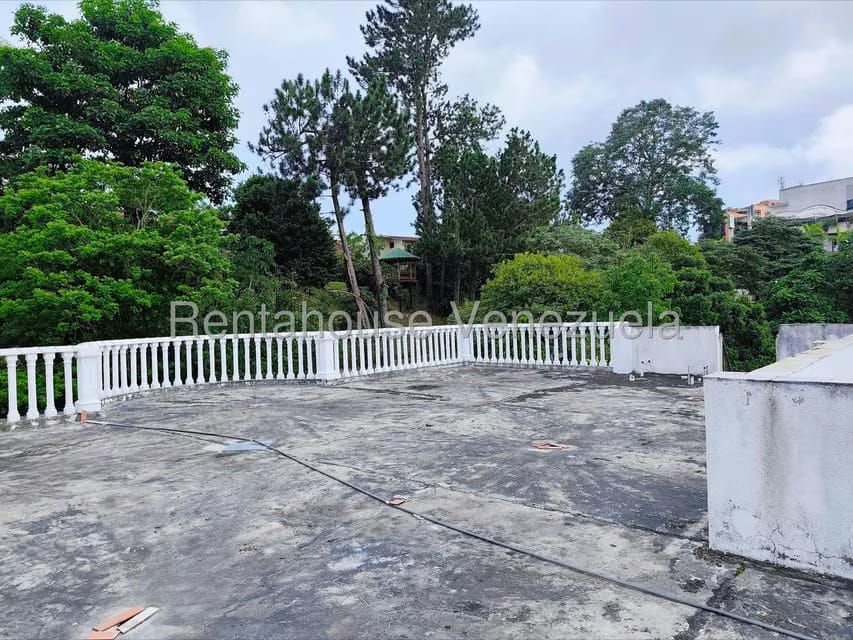 Casa (Multipes Niveles) en Venta en Lomas de La Lagunita, Distrito Metropolitano - 47