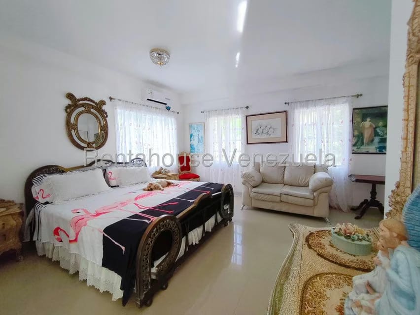 Casa (Multipes Niveles) en Venta en Lomas de La Lagunita, Distrito Metropolitano - 10