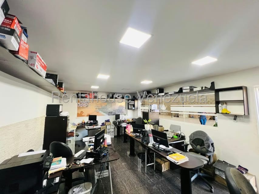 Comercial (Local Comercial) en Venta en Zona Industrial 3, Lara - 18
