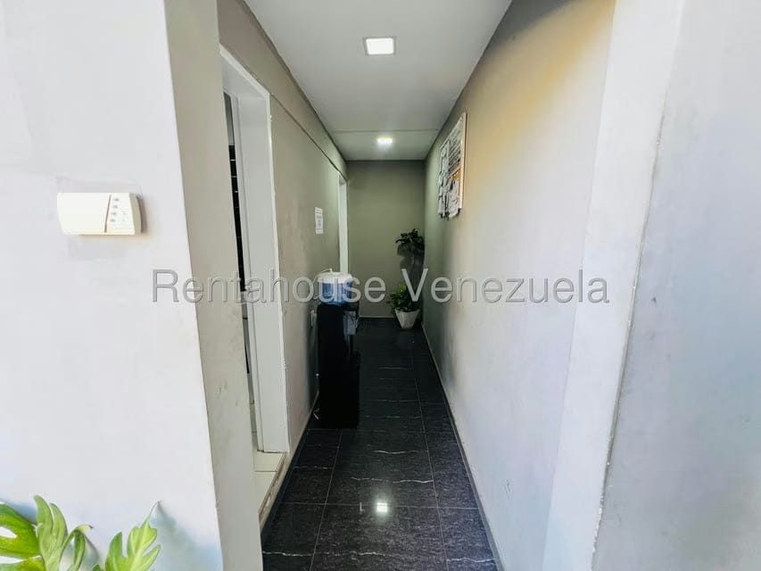 Comercial (Local Comercial) en Venta en Zona Industrial 3, Lara - 23