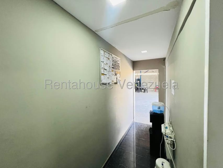 Comercial (Local Comercial) en Venta en Zona Industrial 3, Lara - 26