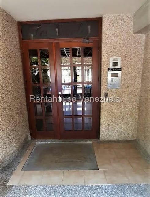 Apartamento (1 Nivel) en Venta en Las Esmeraldas, Distrito Metropolitano - 2