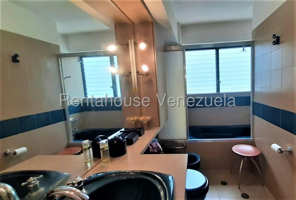 Apartamento (1 Nivel) en Venta en Las Esmeraldas, Distrito Metropolitano - 17