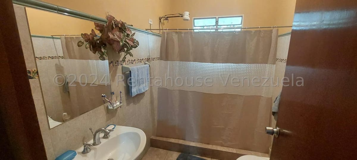 Casa (1 Nivel) en Venta en Guatire, Miranda - 16