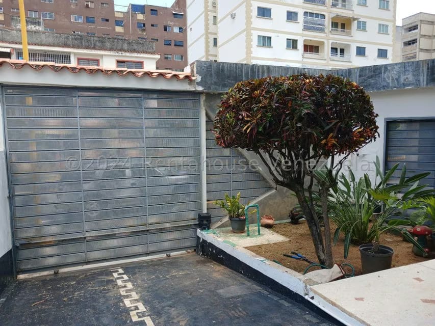 Casa (Duplex) en Venta en Trigal Centro, Carabobo - 6