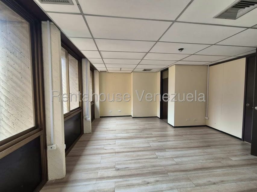Comercial (Oficina) en Alquiler en Chuao, Distrito Metropolitano - 2