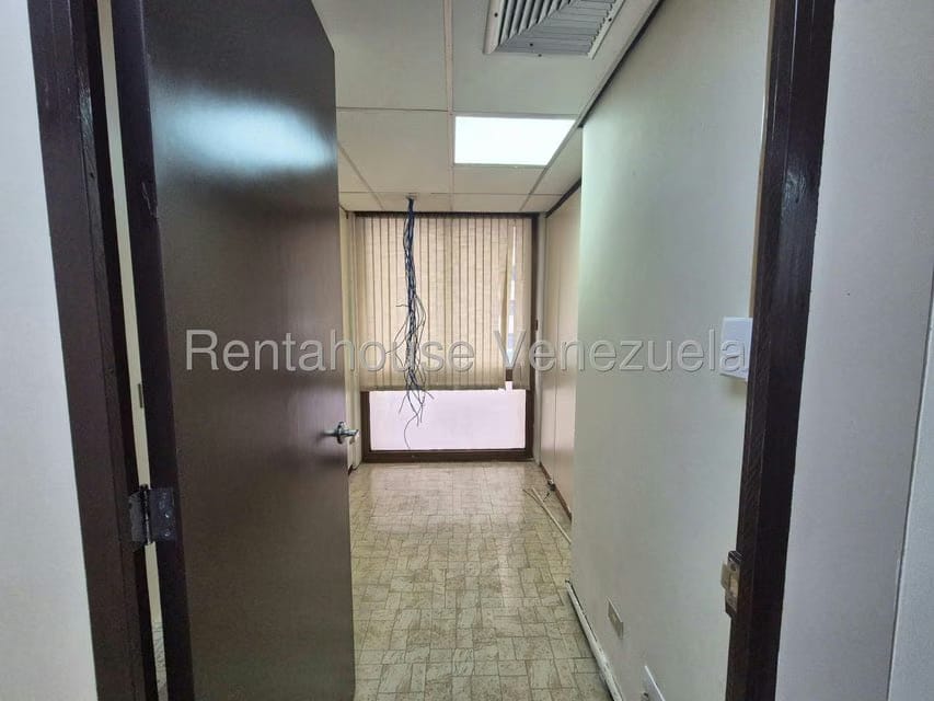 Comercial (Oficina) en Alquiler en Chuao, Distrito Metropolitano - 13