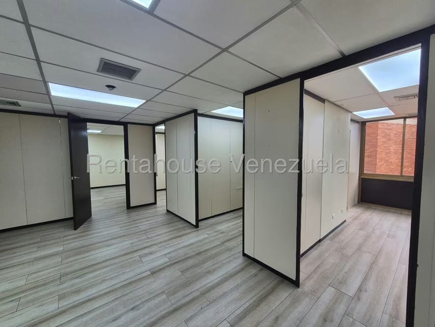 Comercial (Oficina) en Alquiler en Chuao, Distrito Metropolitano - 16