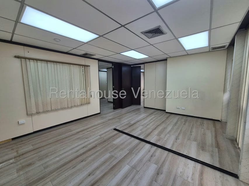 Comercial (Oficina) en Alquiler en Chuao, Distrito Metropolitano - 18
