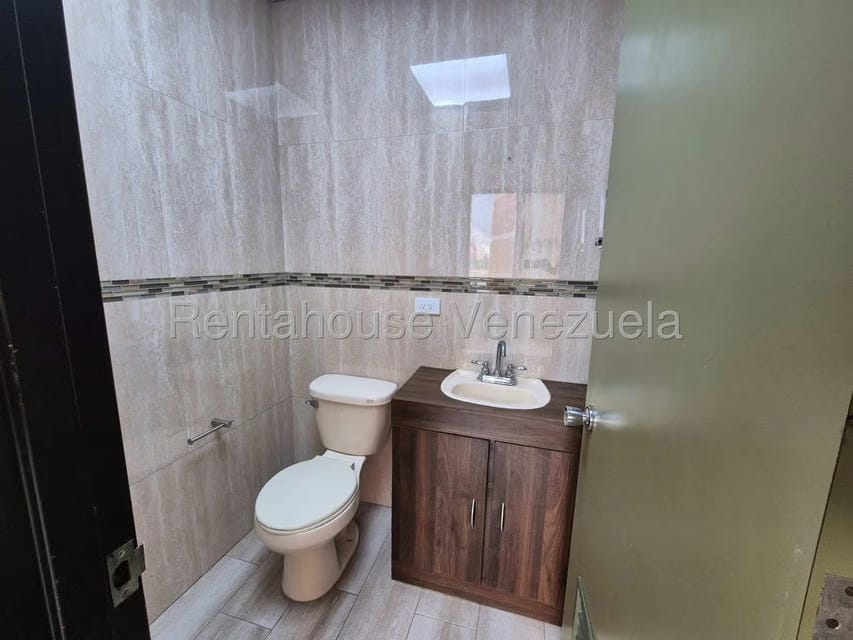 Comercial (Oficina) en Alquiler en Chuao, Distrito Metropolitano - 3