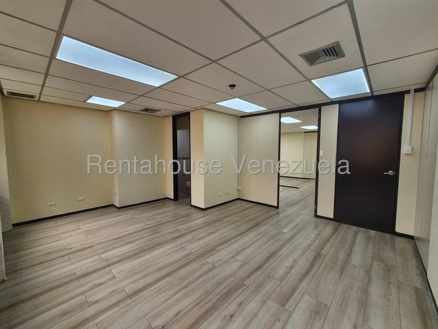 Comercial (Oficina) en Alquiler en Chuao, Distrito Metropolitano - 21