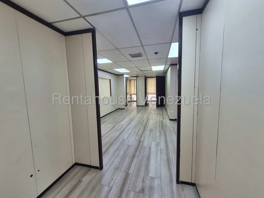Comercial (Oficina) en Alquiler en Chuao, Distrito Metropolitano - 23
