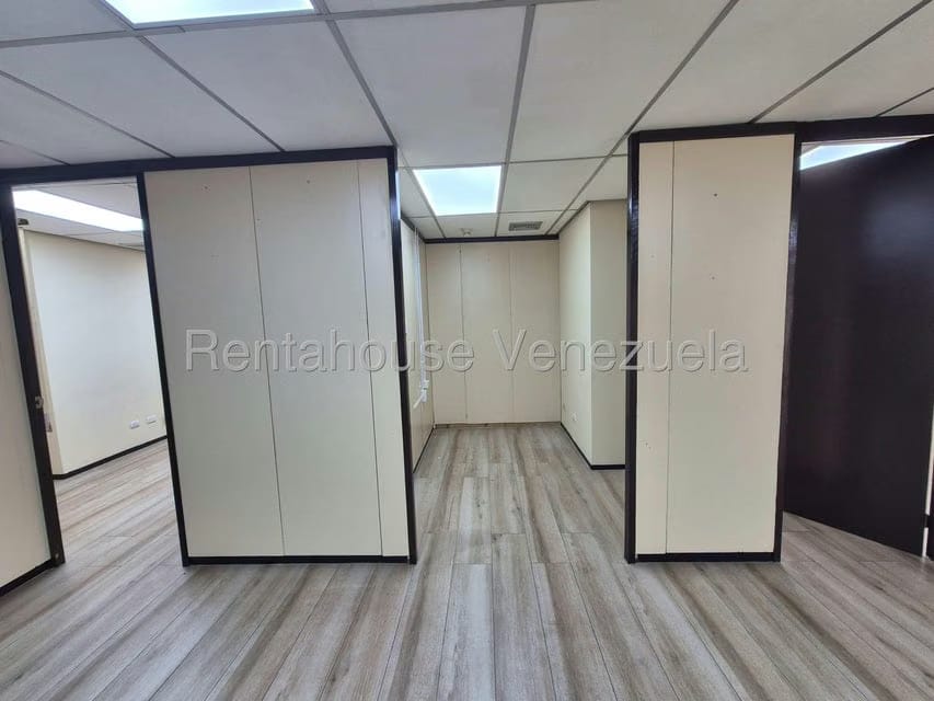 Comercial (Oficina) en Alquiler en Chuao, Distrito Metropolitano - 25