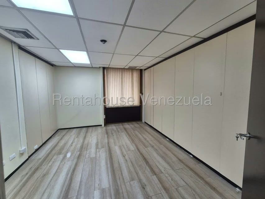 Comercial (Oficina) en Alquiler en Chuao, Distrito Metropolitano - 8