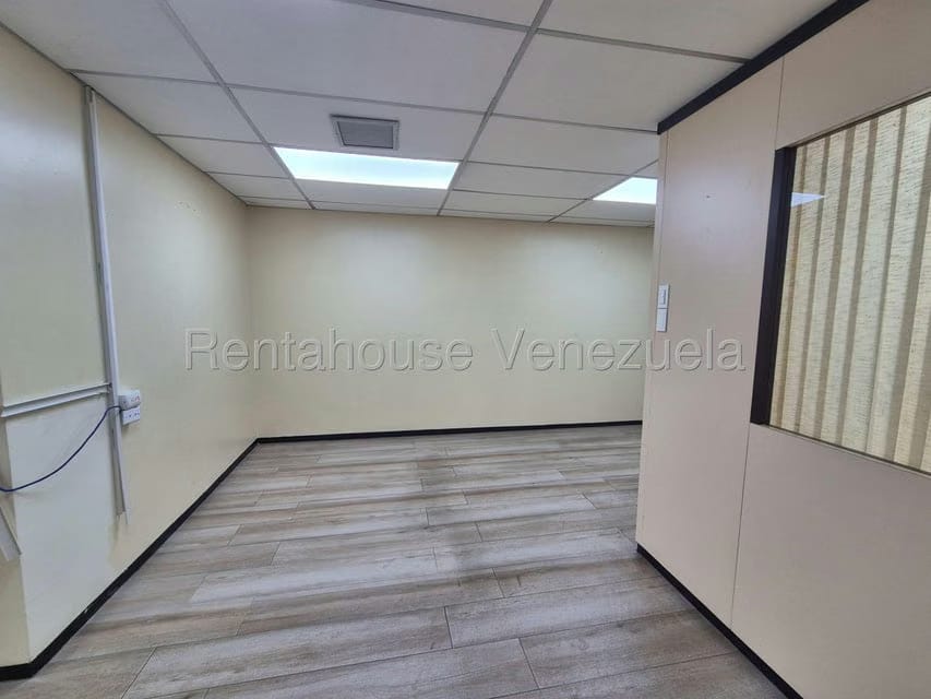 Comercial (Oficina) en Alquiler en Chuao, Distrito Metropolitano - 9