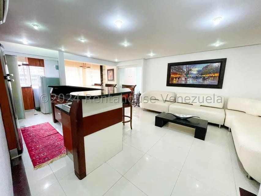 Apartamento (1 Nivel) en Alquiler en Los Palos Grandes, Distrito Metropolitano - 12