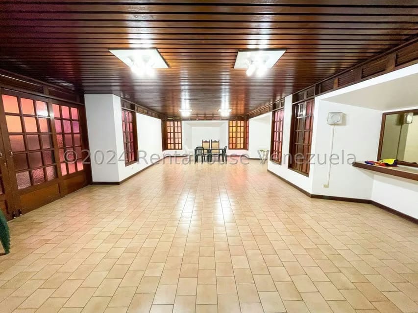 Apartamento (1 Nivel) en Alquiler en Los Palos Grandes, Distrito Metropolitano - 8