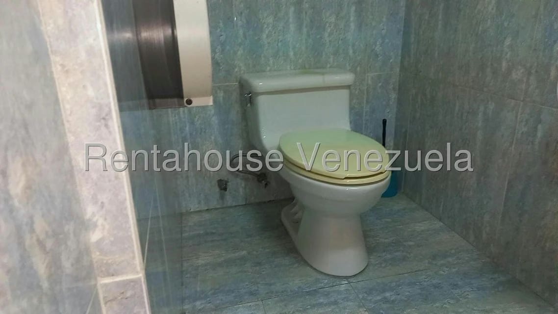 Comercial (Oficina) en Alquiler en Los Samanes, Distrito Metropolitano - 11