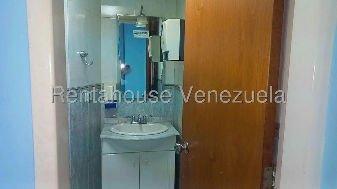 Comercial (Oficina) en Alquiler en Los Samanes, Distrito Metropolitano - 10