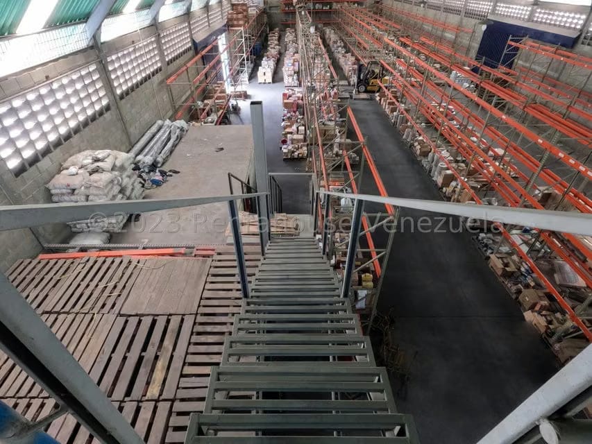 Comercial (Galpon - Deposito) en Venta en Zona Industrial 3, Lara - 19