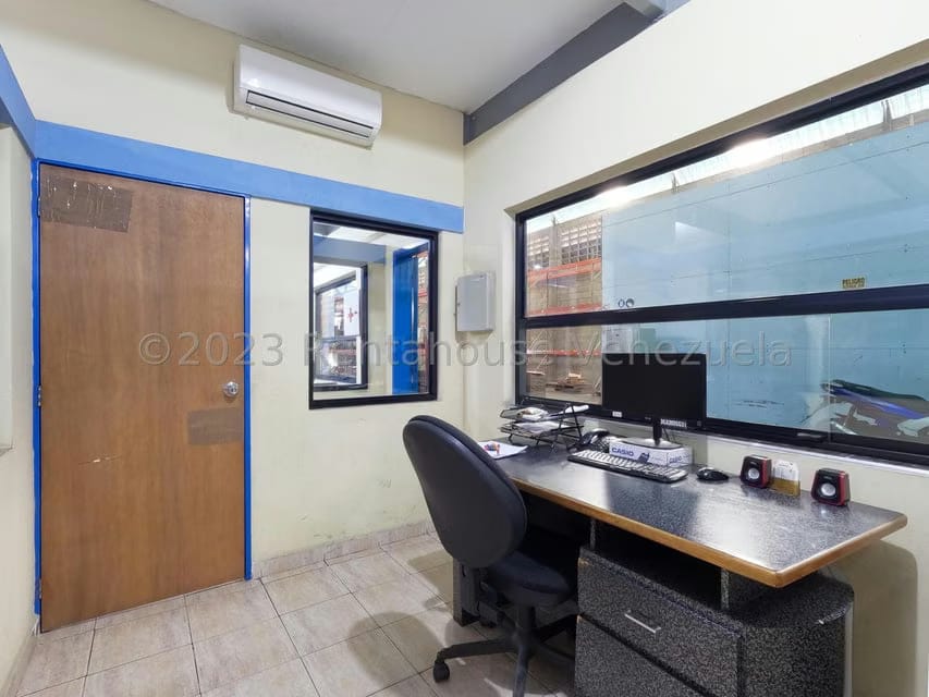 Comercial (Galpon - Deposito) en Venta en Zona Industrial 3, Lara - 6