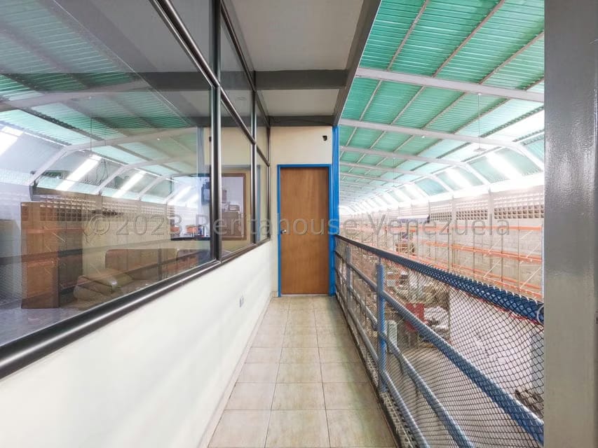 Comercial (Galpon - Deposito) en Venta en Zona Industrial 3, Lara - 9