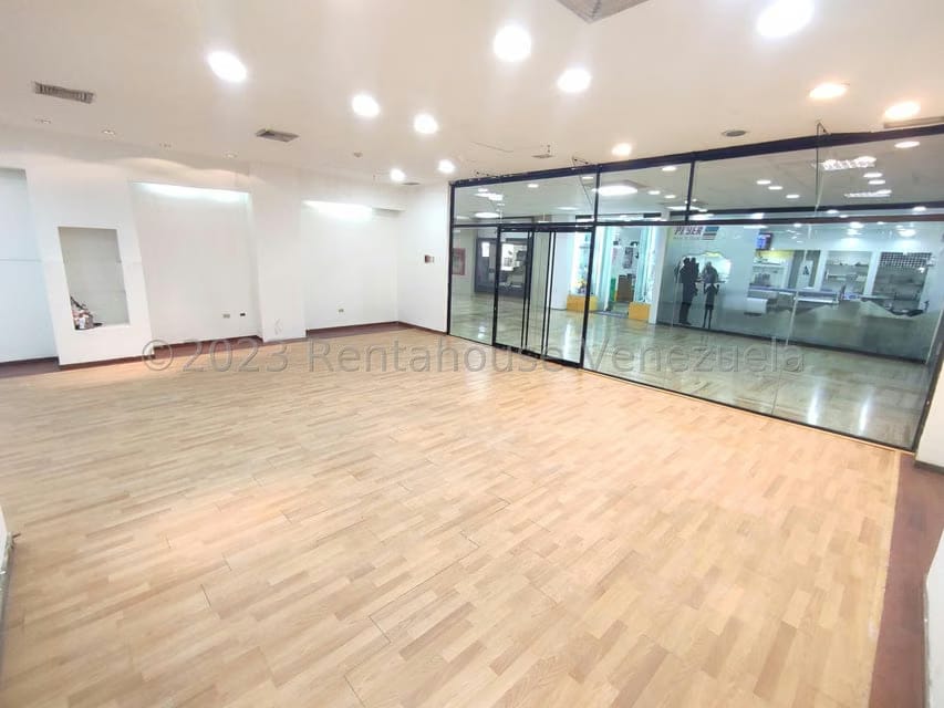 Comercial (Local Comercial) en Venta en Prados del Este, Distrito Metropolitano - 4
