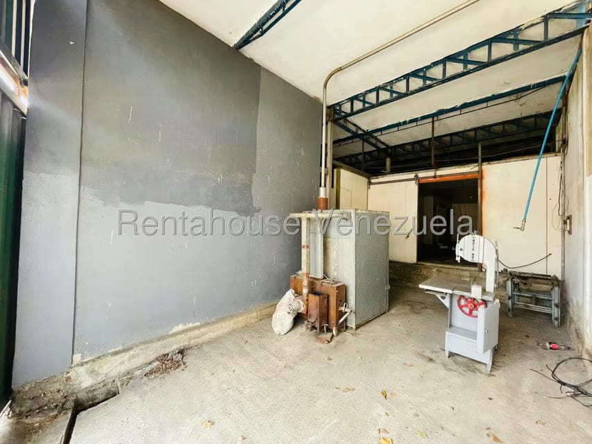 Comercial (Galpon - Deposito) en Venta en Zona Centro, Aragua - 2
