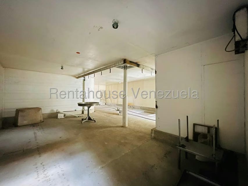 Comercial (Galpon - Deposito) en Venta en Zona Centro, Aragua - 11