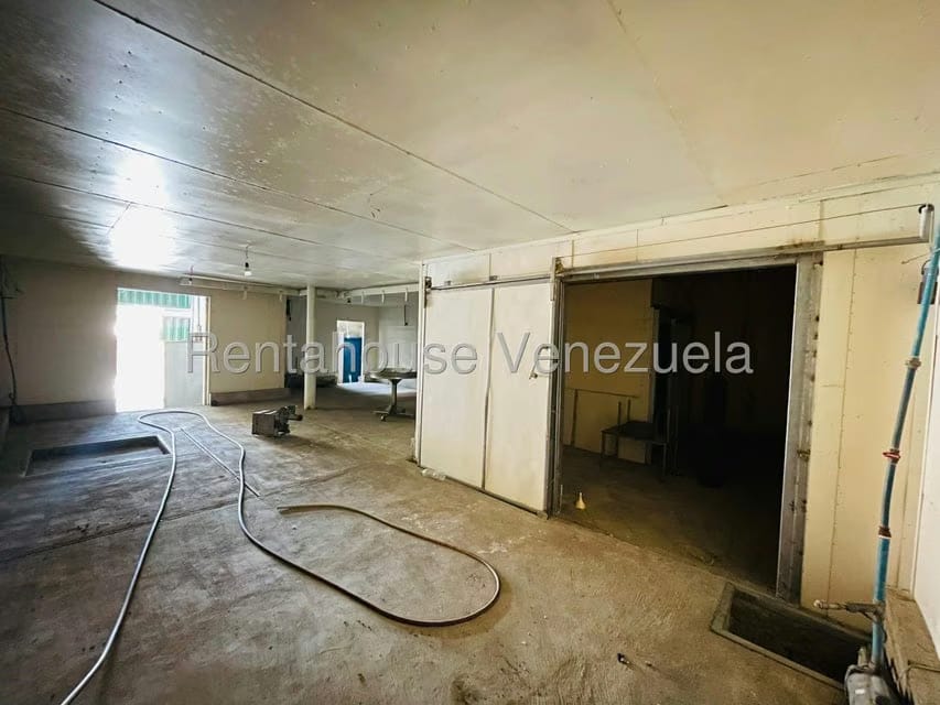 Comercial (Galpon - Deposito) en Venta en Zona Centro, Aragua - 12