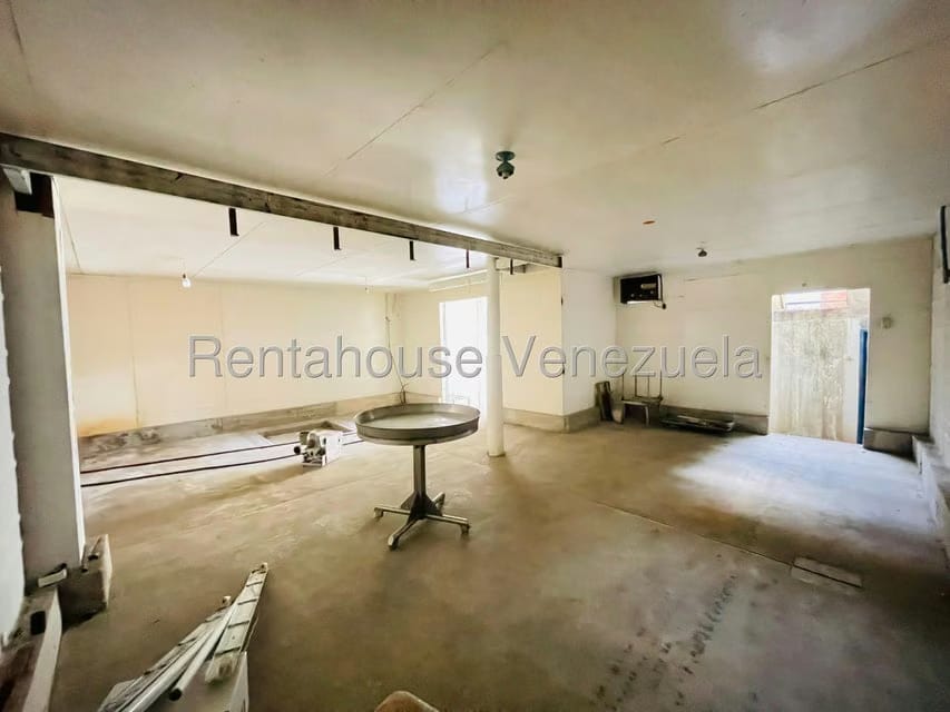 Comercial (Galpon - Deposito) en Venta en Zona Centro, Aragua - 16