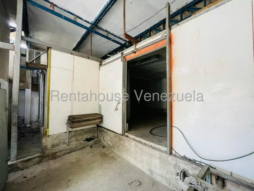 Comercial (Galpon - Deposito) en Venta en Zona Centro, Aragua - 5