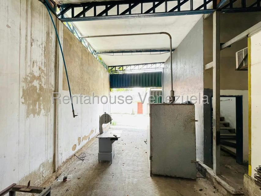 Comercial (Galpon - Deposito) en Venta en Zona Centro, Aragua - 7