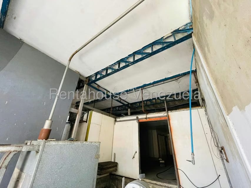 Comercial (Galpon - Deposito) en Venta en Zona Centro, Aragua - 8