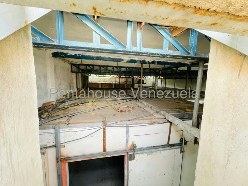 Comercial (Galpon - Deposito) en Venta en Zona Centro, Aragua - 9