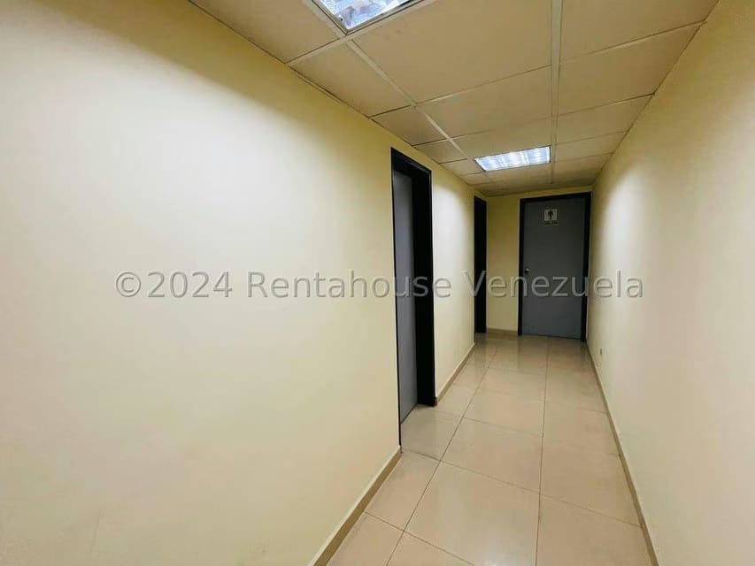 Comercial (Oficina) en Alquiler en Avenida Bolivar, Aragua - 12