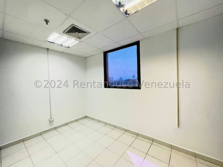 Comercial (Oficina) en Alquiler en Avenida Bolivar, Aragua - 6