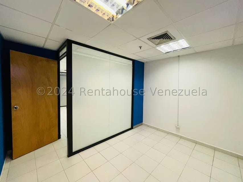 Comercial (Oficina) en Alquiler en Avenida Bolivar, Aragua - 7