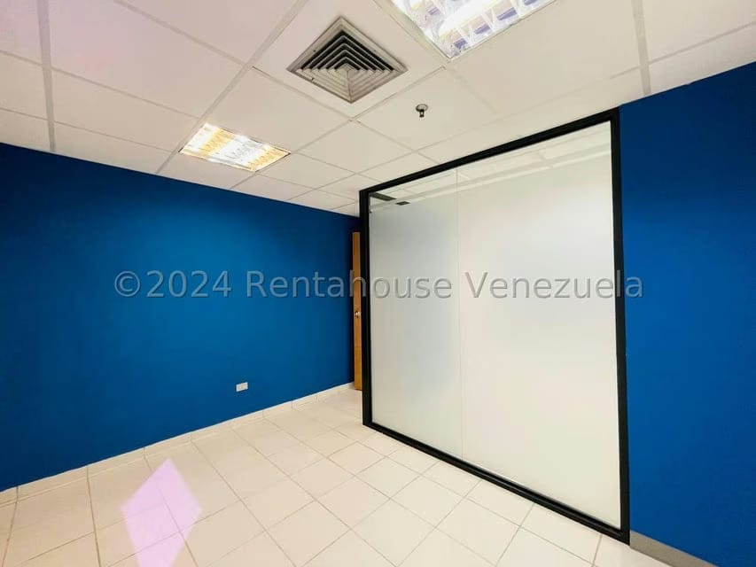 Comercial (Oficina) en Alquiler en Avenida Bolivar, Aragua - 8