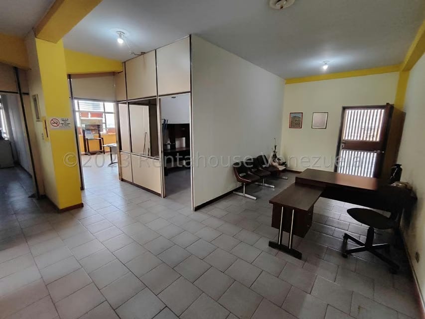Comercial (Oficina) en Venta en Avenida Bolivar, Aragua - 14