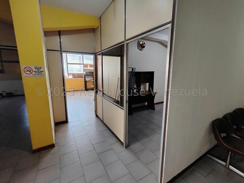 Comercial (Oficina) en Venta en Avenida Bolivar, Aragua - 16