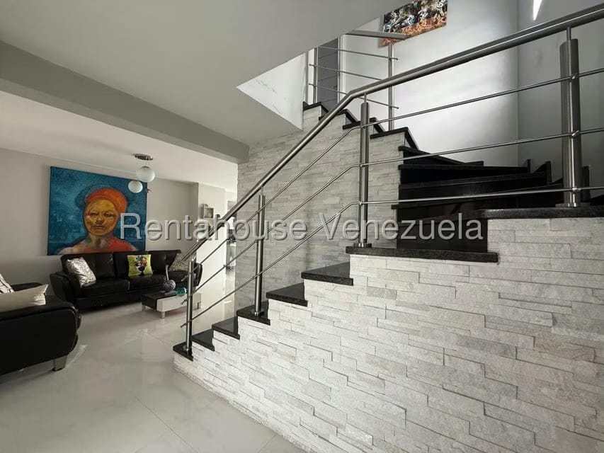 Casa (Duplex) en Venta en Ciudad Roca, Lara - 2