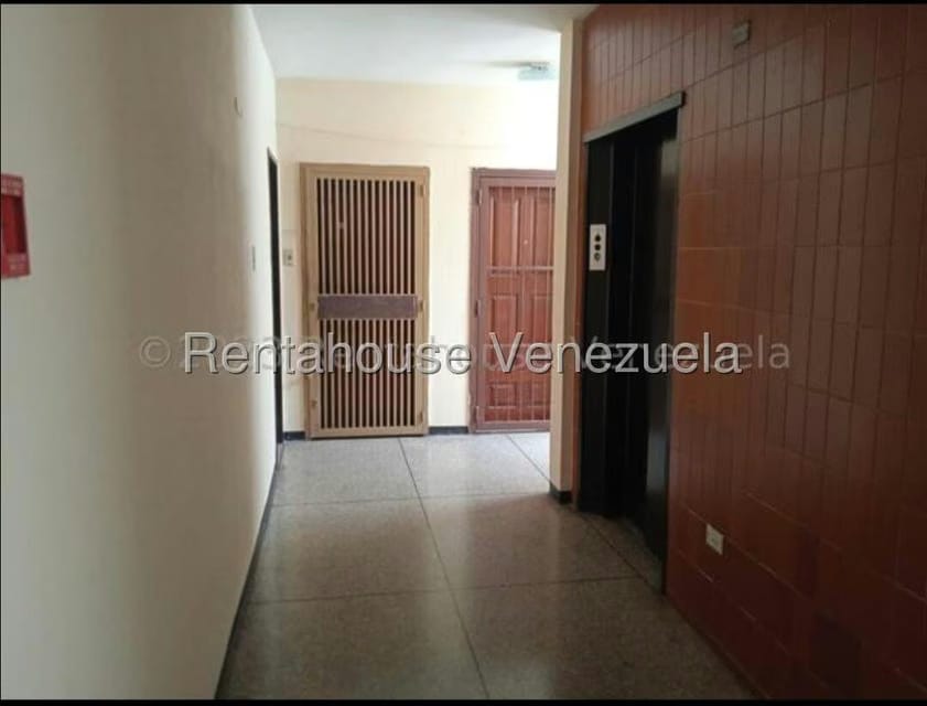 Apartamento (1 Nivel) en Venta en Centro, Carabobo - 9