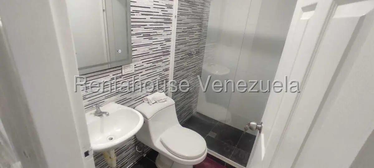 Apartamento (1 Nivel) en Alquiler en Buenaventura, Miranda - 9