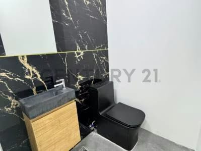 Local comercial en venta en Lecheria CC Venezuela - 5