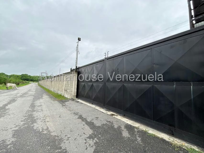 Comercial (Galpon - Deposito) en Alquiler en La Ensenada, Lara - 29