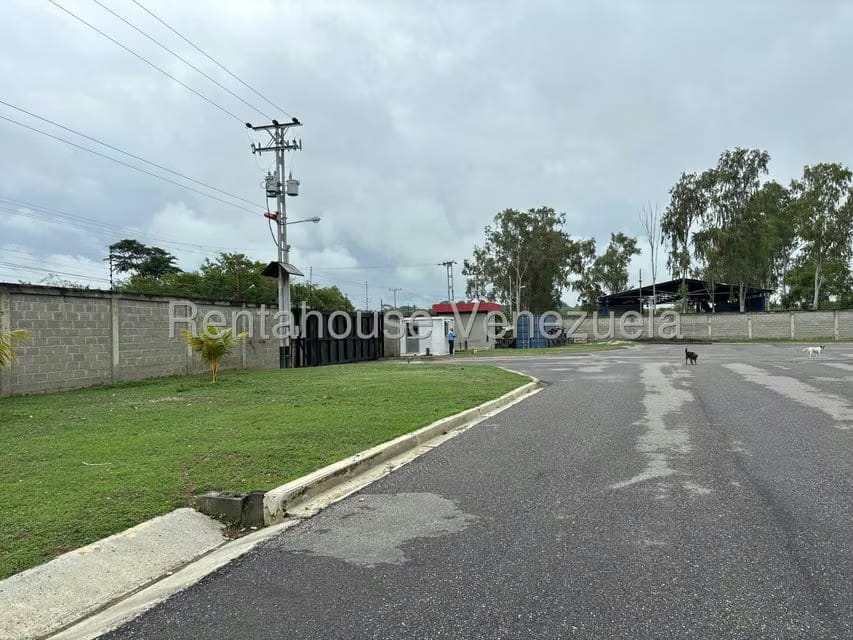 Comercial (Galpon - Deposito) en Alquiler en La Ensenada, Lara - 4