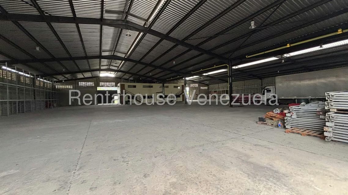 Comercial (Galpon - Deposito) en Alquiler en La Ensenada, Lara - 31