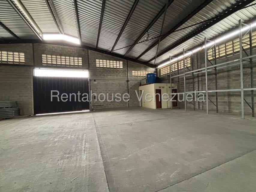 Comercial (Galpon - Deposito) en Alquiler en La Ensenada, Lara - 33